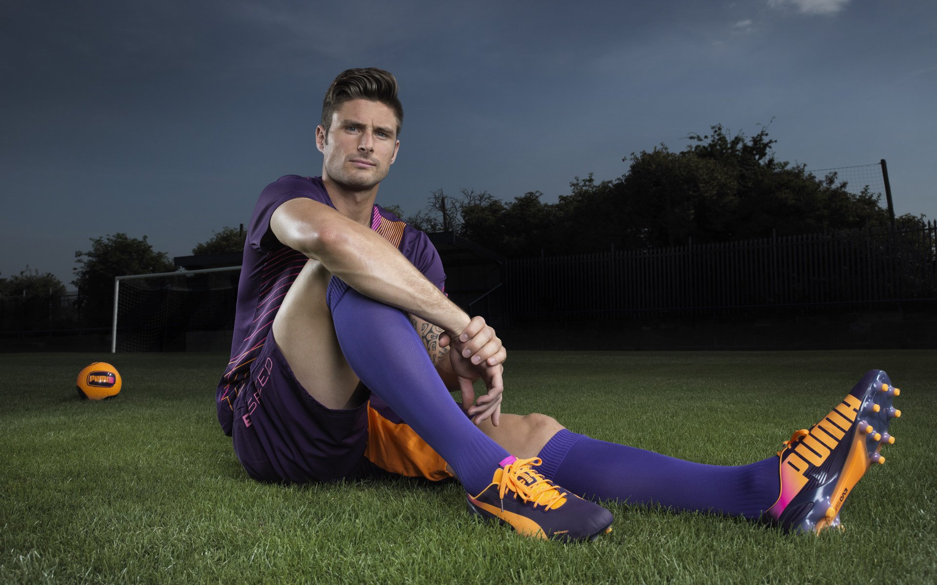 九游体育官网入口-“尼古拉斯·桑特基的精准脚法，助力美洲狮队成为全球橄榄球新霸主”